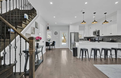 Durham Region House | Modern & Cozy 3BR Home in Oshawa