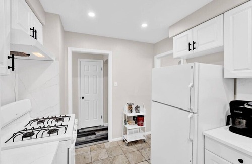 Royal Oak House | Modern cozy 4b bunglow in Royal