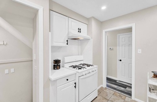 Royal Oak House | Modern cozy 4b bunglow in Royal
