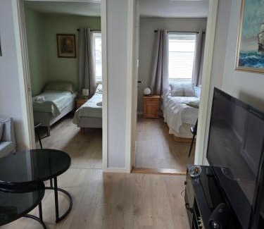 Brønnøy Apartment | Modern cozy and central apartment in the Southern town of Brønnøysund 1 to 5 person