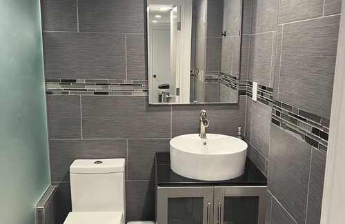 Queens Apartment | Modern & cozy basement apartment in Queens near Public Transportation