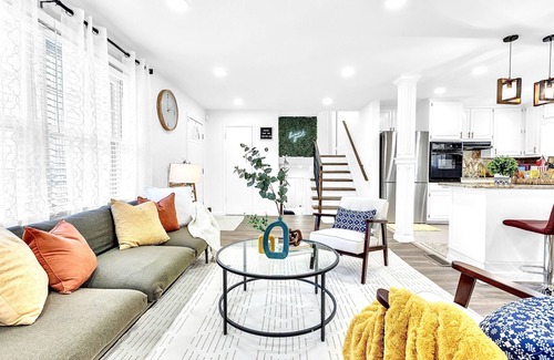 Belvedere Park House | Modern & Cozy Home mins to Decatur Sq & DT Atlanta