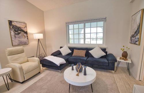 Englewood South House | Modern Cozy House 4 min From Englewood Beach