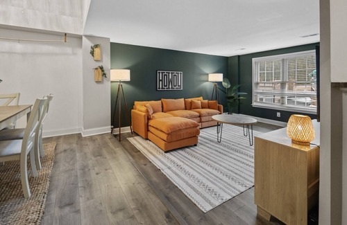 Montgomery Village House | Modern & Cozy | Kid Friendly