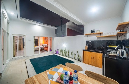 Banjartegehe Villa | MODERN COZY PRIVATE 2BR VILLA WITH ROOF TOP SUNSET VIEW