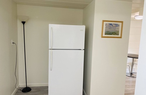San Bruno Apartment | Modern cozy studio next to Airport