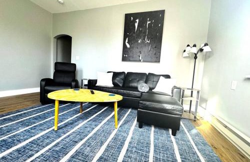 Wilmington Apartment | Modern cozy unit with King Bed