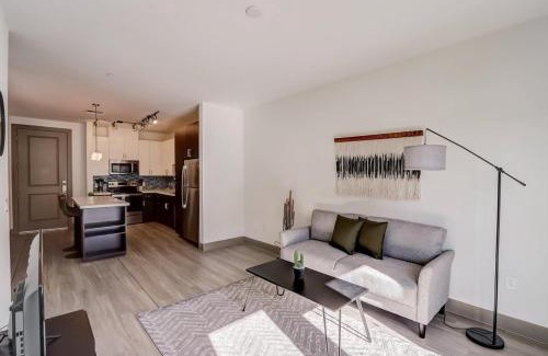 Tempe Apartment | Modern CozySuites on the Town Lake waterfront 18