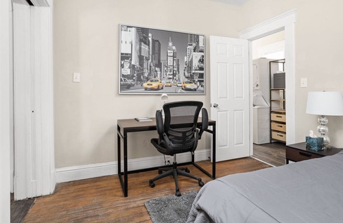 Crawfordsville Apartment | Modern Crawfordsville Retreat, Stay for Gen Con