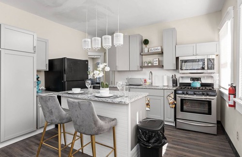 Crawfordsville Apartment | Modern Crawfordsville Retreat, Stay for Gen Con