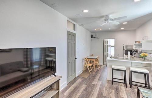 Custer Apartment | Modern Custer Apt - Walk to Shops & Dining!