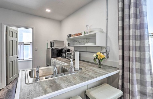 Custer Apartment | Modern Custer Apt - Walk to Shops & Dining!
