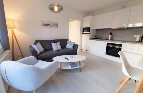 Gross Zicker Apartment | Modern vacation apartment with private terrace - Haus Inselwind FeWo MEERküste