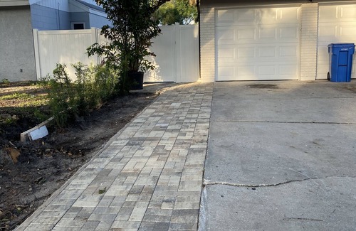 Town N County Park House | Modern decorated suite close to Tampa international airport Bush garden and more