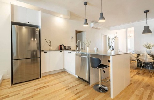 Maisonneuve Apartment | Modern Deluxe Style, Spacious Chic - Downtown MTL