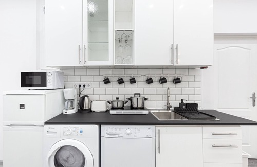 Terezvaros Apartment | ⭐MODERN DESIGN ☕FREE-BEER & BREAKFAST ❤️AIRCO