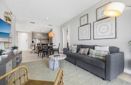 Doral Apartment | Modern Doral Condo w Free Parking