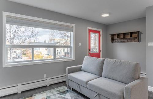 Yellowknife Apartment | Modern Downtown 3BR 2B Home