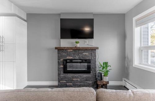 Yellowknife Apartment | Modern Downtown 3BR 2B Home