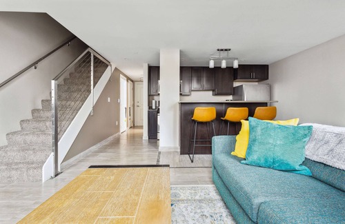 Downtown Detroit Apartment | Modern Downtown Apartment