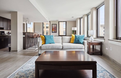 Downtown Detroit Apartment | Modern Downtown Apartment