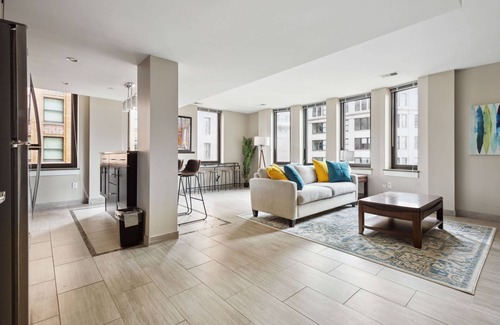 Downtown Detroit Apartment | Modern Downtown Apartment