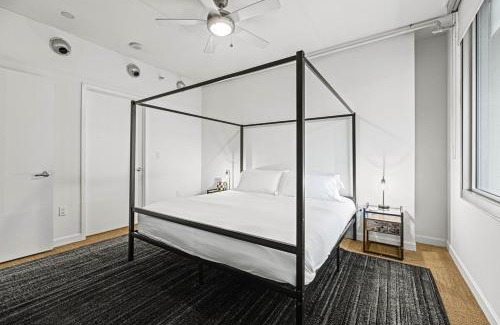 Downtown Dallas Apartment | Modern Downtown Dallas City View High-Rise, Free Parking, Pool, Gym