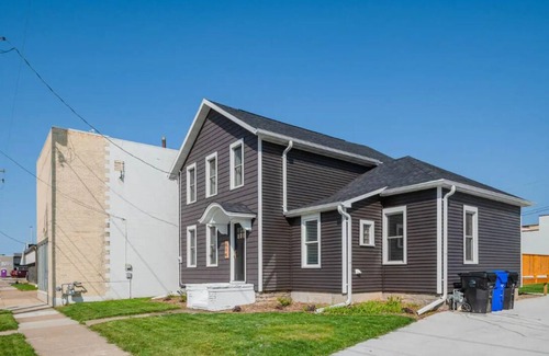 Appleton House | Modern Downtown Living-Appleton