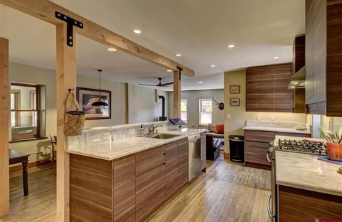 Silverton House | Modern Downtown Loft in Heart of Silverton