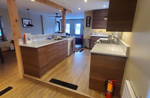 Silverton House | Modern Downtown Loft in Heart of Silverton