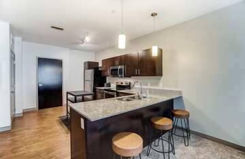 Uptown District Apartment | Modern Downtown Luxury Apartment