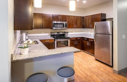 Downtown Columbus Apartment | Modern Downtown Luxury Apartment