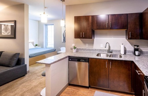 Downtown Columbus Apartment | Modern Downtown Luxury Apartment
