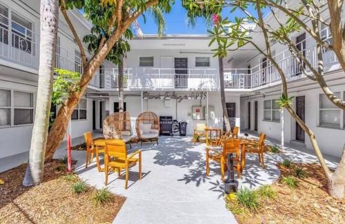 St. Petersburg - Clearwater Apartment | Modern Downtown St Petersburg Studio Pet-Friendly Affordable!