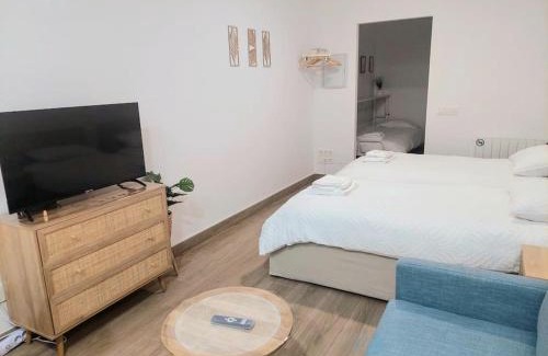 Atocha Apartment | Modern Downtown studio walking to Atocha