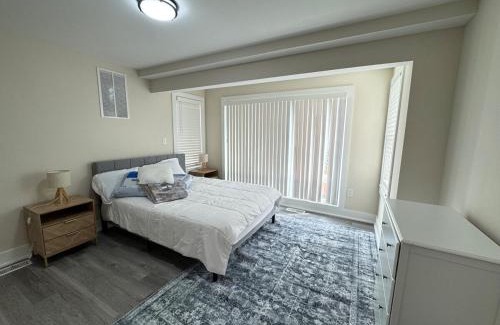Columbia Heights Apartment | Modern Duplex 2BR near Metro