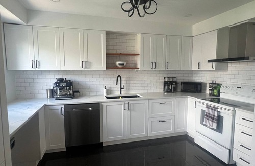Anjou Apartment | Modern Duplex, 3 Bed Room
