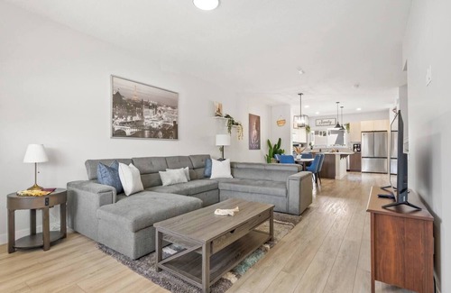Southwest Calgary House | Modern Duplex Retreat | 2BR + Office | Parking