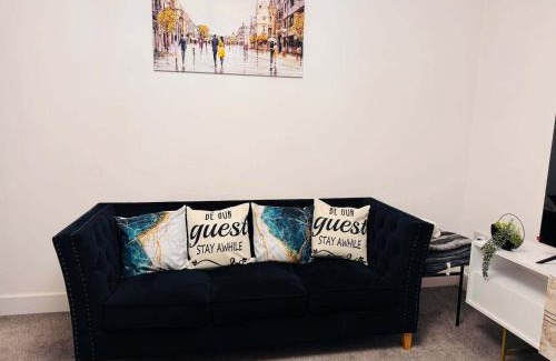 Elm Park House | Modern Easedale House - 3 Bed House in Hornchurch