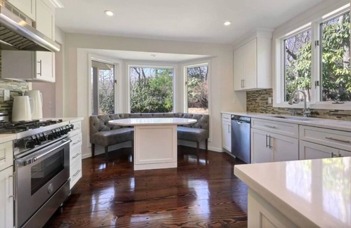 East Hampton House | MODERN EAST HAMPTON/WAINSCOTT/CLOSE TO SAG & EAST -POOL FENCE FOR FAMILY W/KIDS