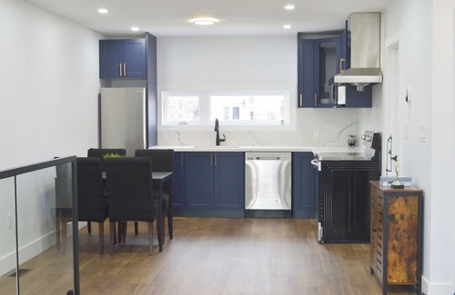 Old East York House | Modern East York Retreat 20 mins to DT Toronto