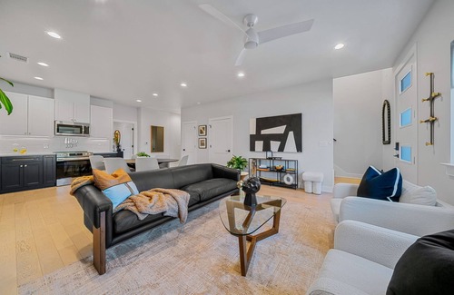 MLK House | Modern Eastside Getaway - Minutes to Downtown & Festivals