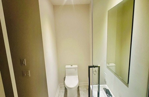 Griffintown House | Modern Elegance Awaits: Luxurious Condo for Rent in the Heart of Montreal.