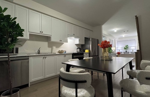 Pickering House | Modern Elegance: New Seaton Luxury Home in Pickering