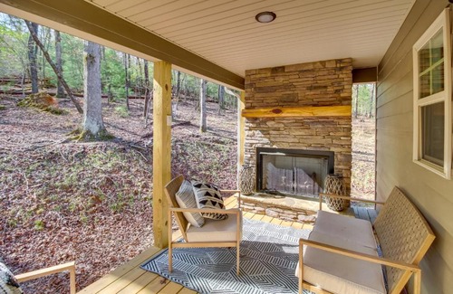 Ellijay House | Modern Ellijay Cabin Rental with Outdoor Fireplace