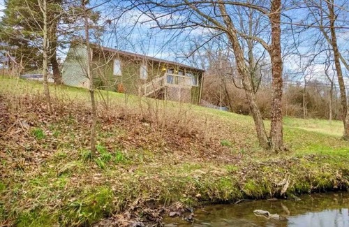 Lexington House | Modern escape just outside Lexington