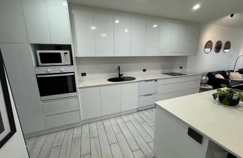 North Ward Apartment | Modern Exec Apartment
