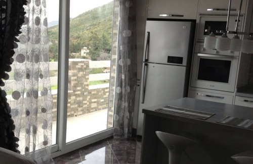 Bejaia Apartment | Modern F3 apartment 5 minutes from the beach with sea view! (Air-conditioned).