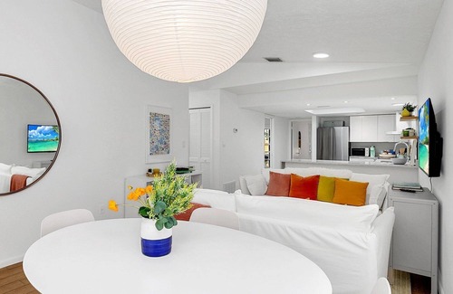 Fairvilla House | Modern, fabulous two-bedroom with parking in Winter Park