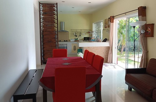 Chiang Mai House | Modern family friendly bungalow, with pool and table tennis